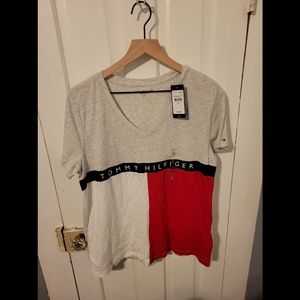 NWT Tommy Hilfiger t shirt